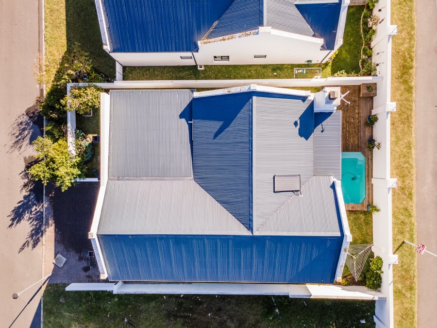 3 Bedroom Property for Sale in Sandbaai Western Cape